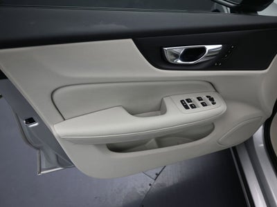 2022 Volvo S60 Momentum