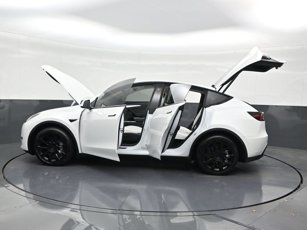 2024 Tesla Model Y LONG RANGE