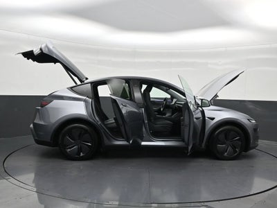 2026 Tesla Model Y Premium