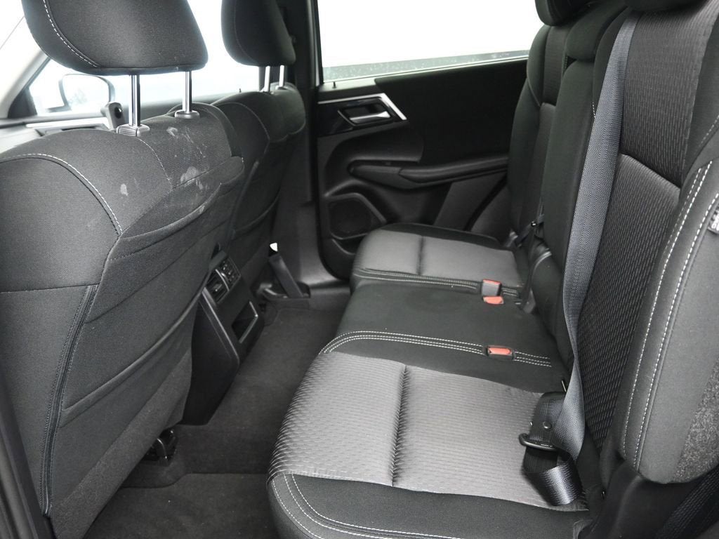 2024 Mitsubishi Outlander ES