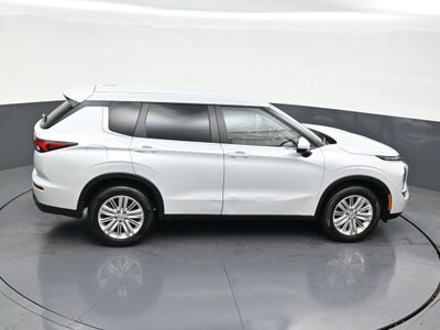 2024 Mitsubishi Outlander ES