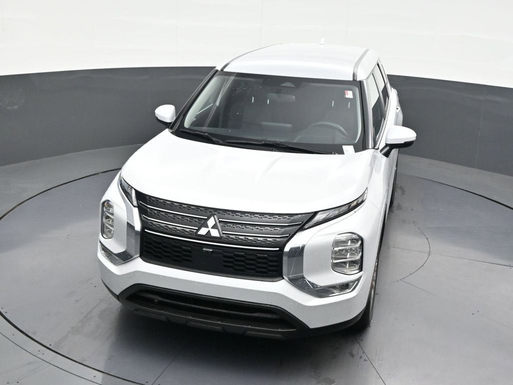 2024 Mitsubishi Outlander ES