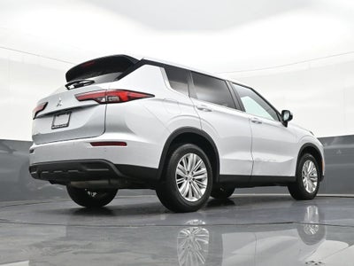 2024 Mitsubishi Outlander ES