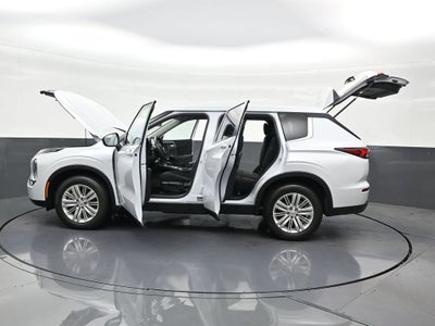 2024 Mitsubishi Outlander ES