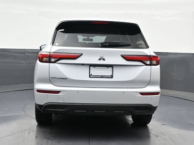 2024 Mitsubishi Outlander ES