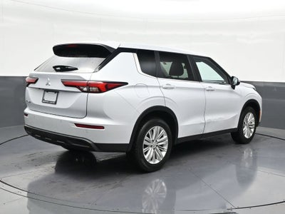 2024 Mitsubishi Outlander ES
