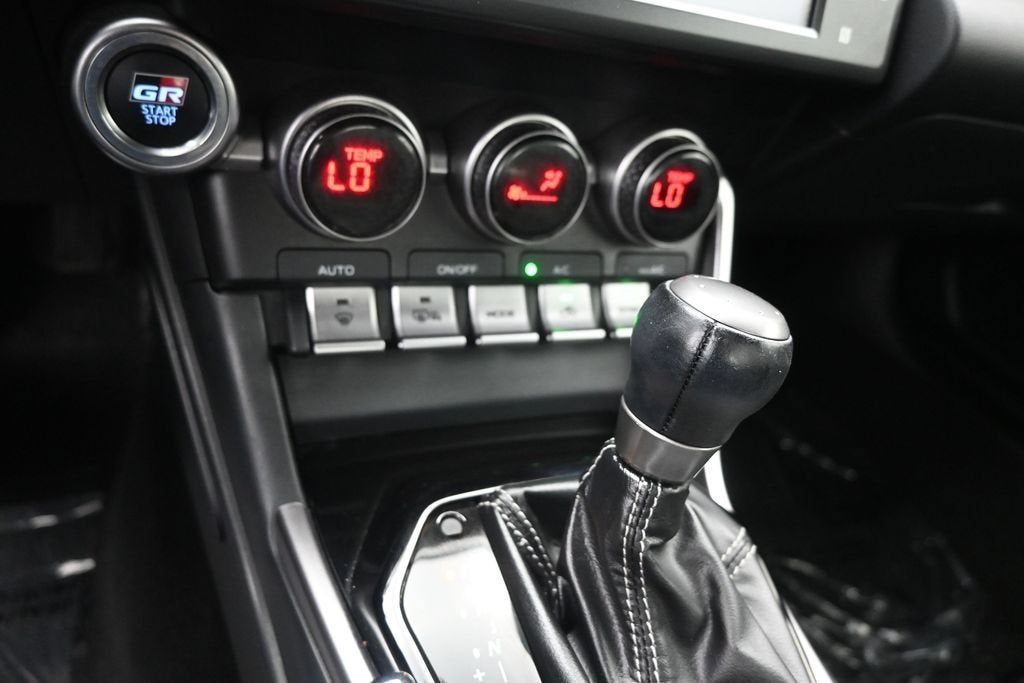 2024 Toyota GR86 2DR AT