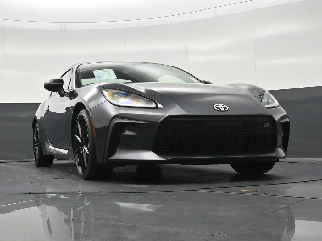 2024 Toyota GR86 2DR AT