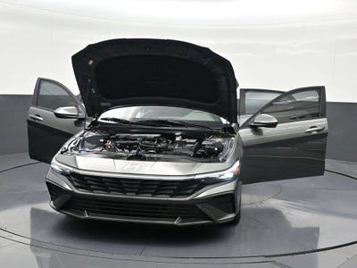 2024 Hyundai Elantra SE
