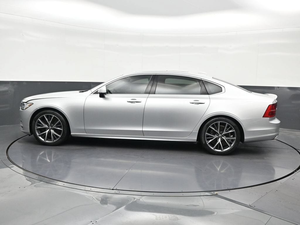 2019 Volvo S90 T6 Momentum
