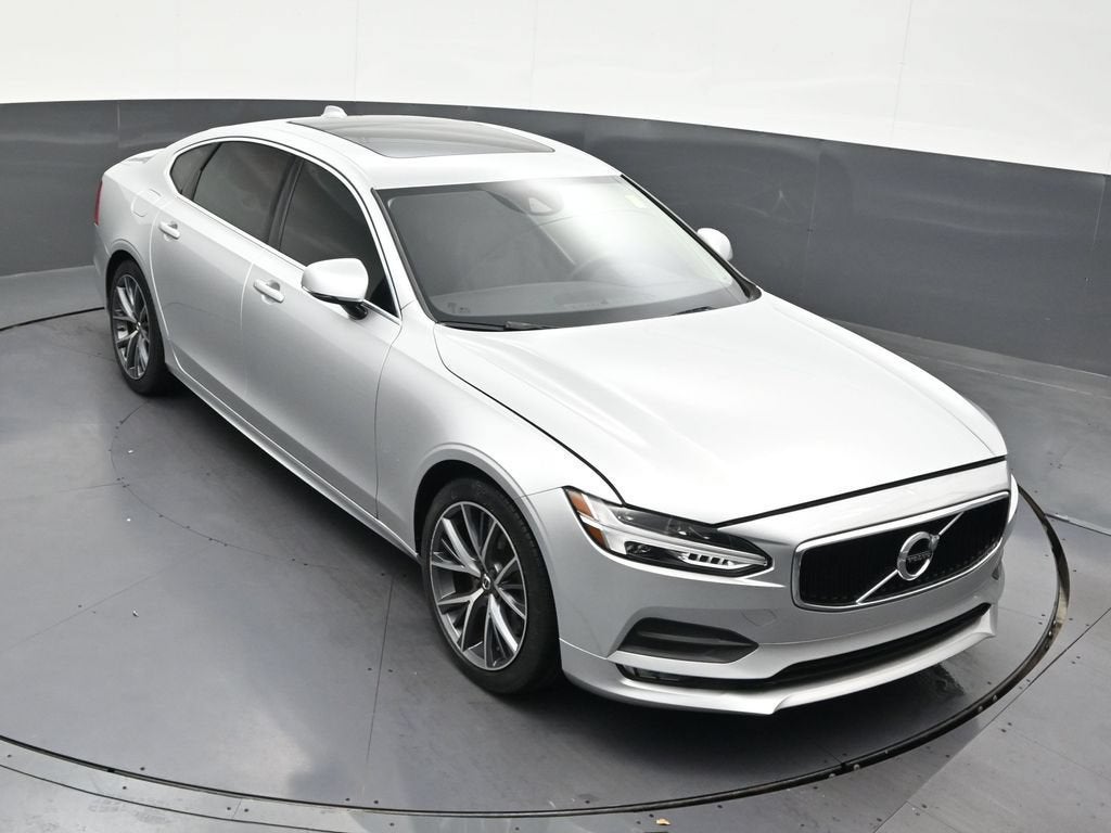 2019 Volvo S90 T6 Momentum