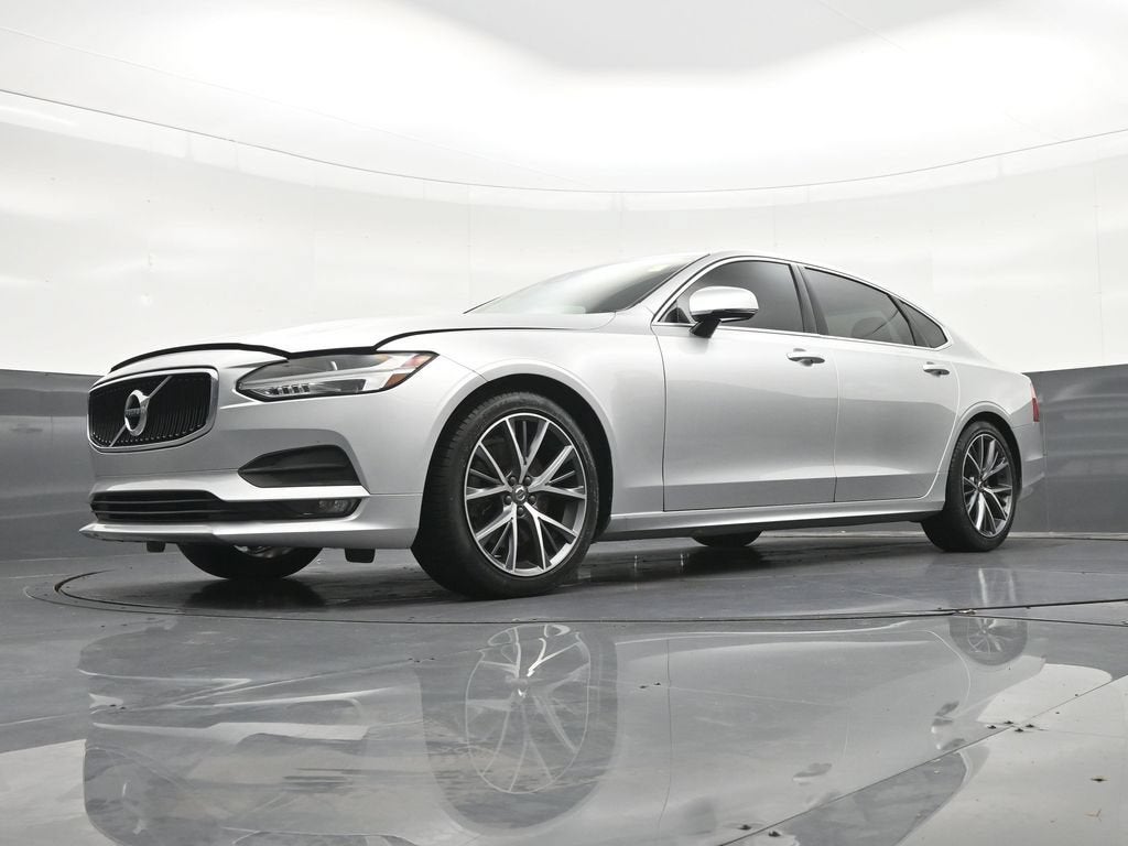 2019 Volvo S90 T6 Momentum