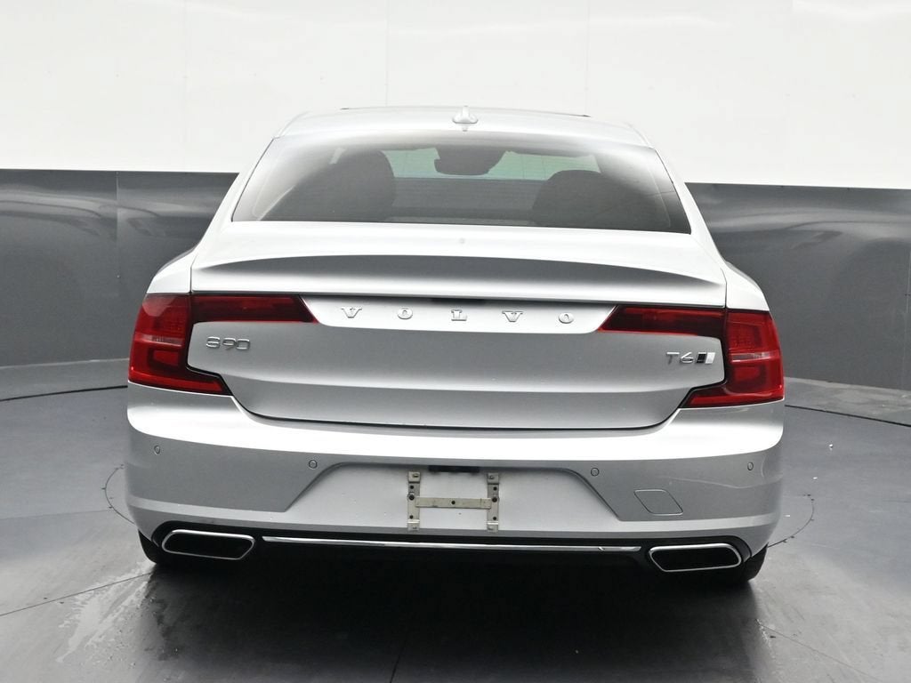 2019 Volvo S90 T6 Momentum