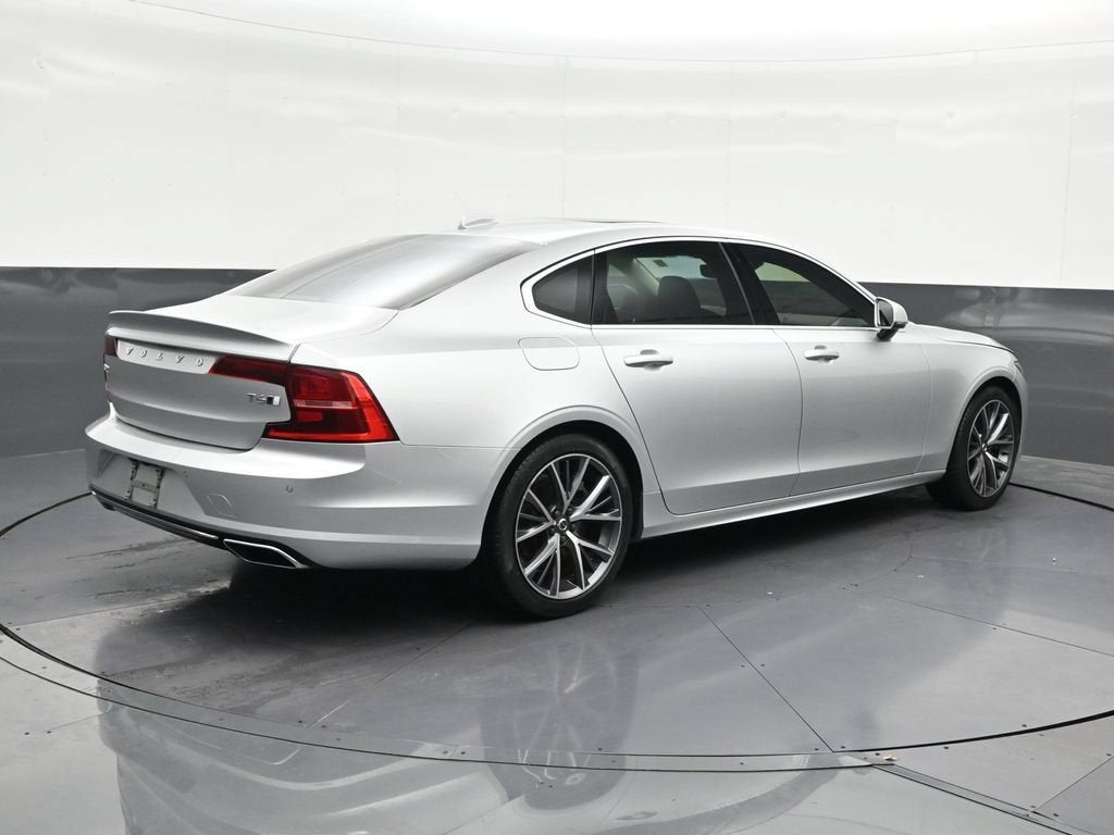 2019 Volvo S90 T6 Momentum