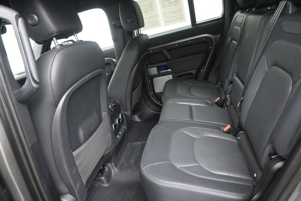 2024 Land Rover Defender 130 P400 X-Dynamic SE