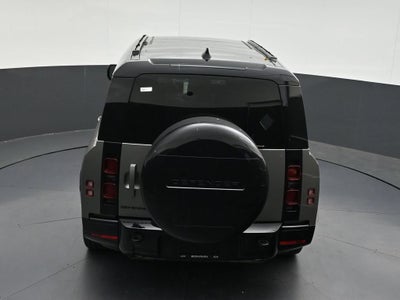2024 Land Rover Defender 130 P400 X-Dynamic SE