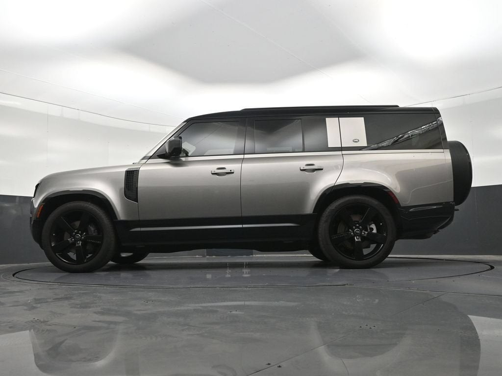 2024 Land Rover Defender 130 P400 X-Dynamic SE