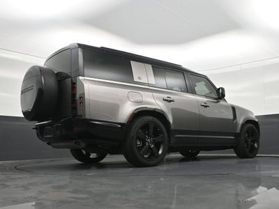 2024 Land Rover Defender 130 P400 X-Dynamic SE
