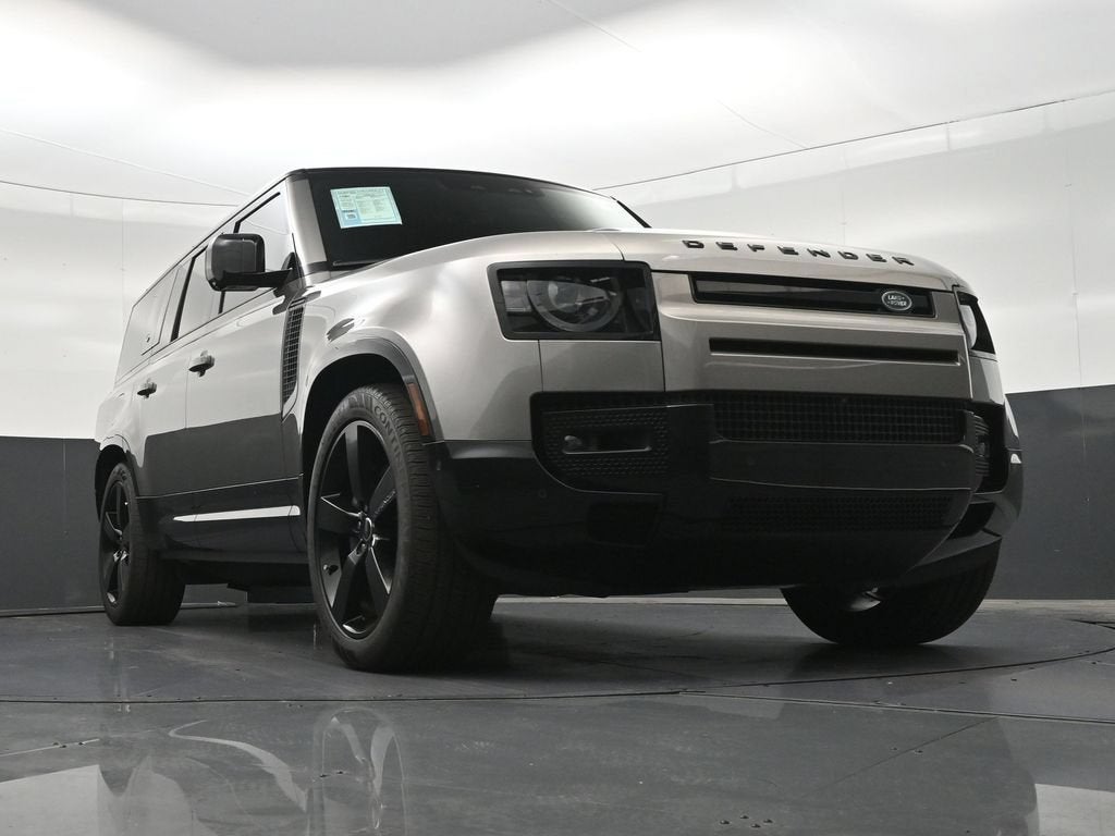 2024 Land Rover Defender 130 P400 X-Dynamic SE