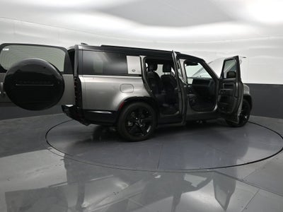 2024 Land Rover Defender 130 P400 X-Dynamic SE