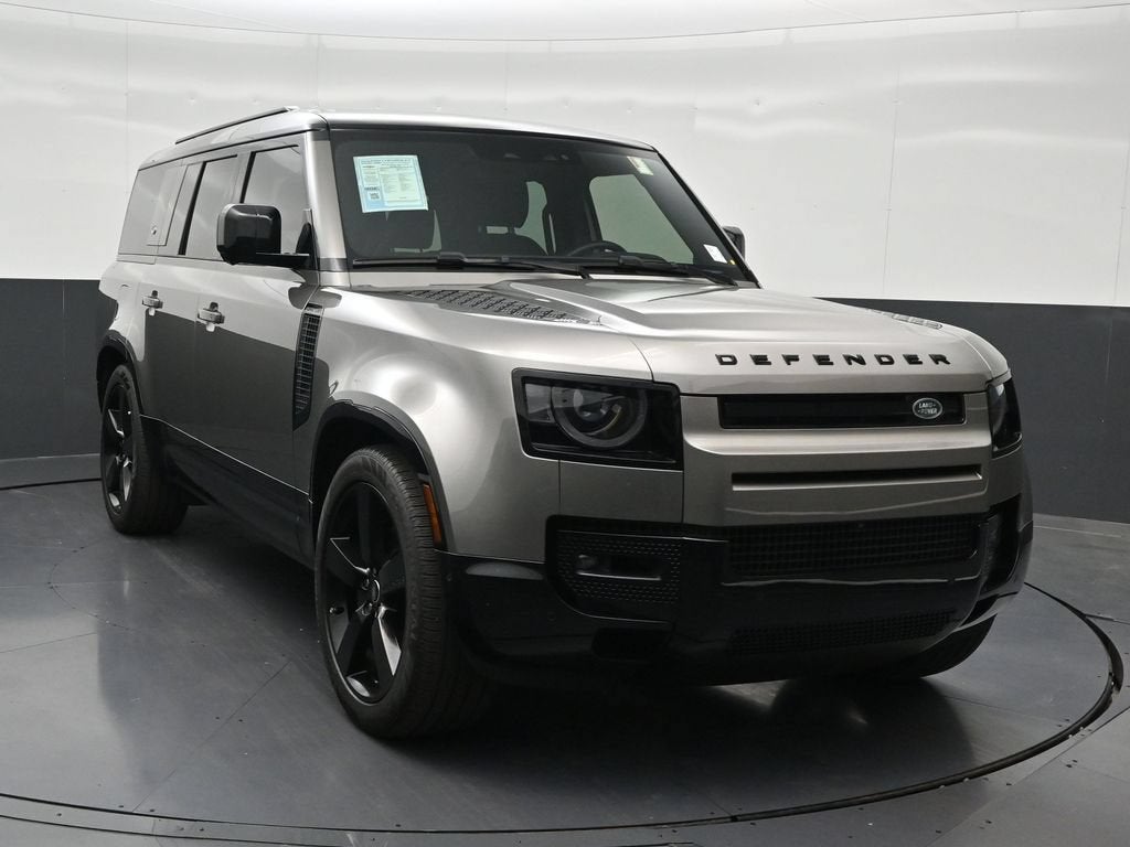 2024 Land Rover Defender 130 P400 X-Dynamic SE