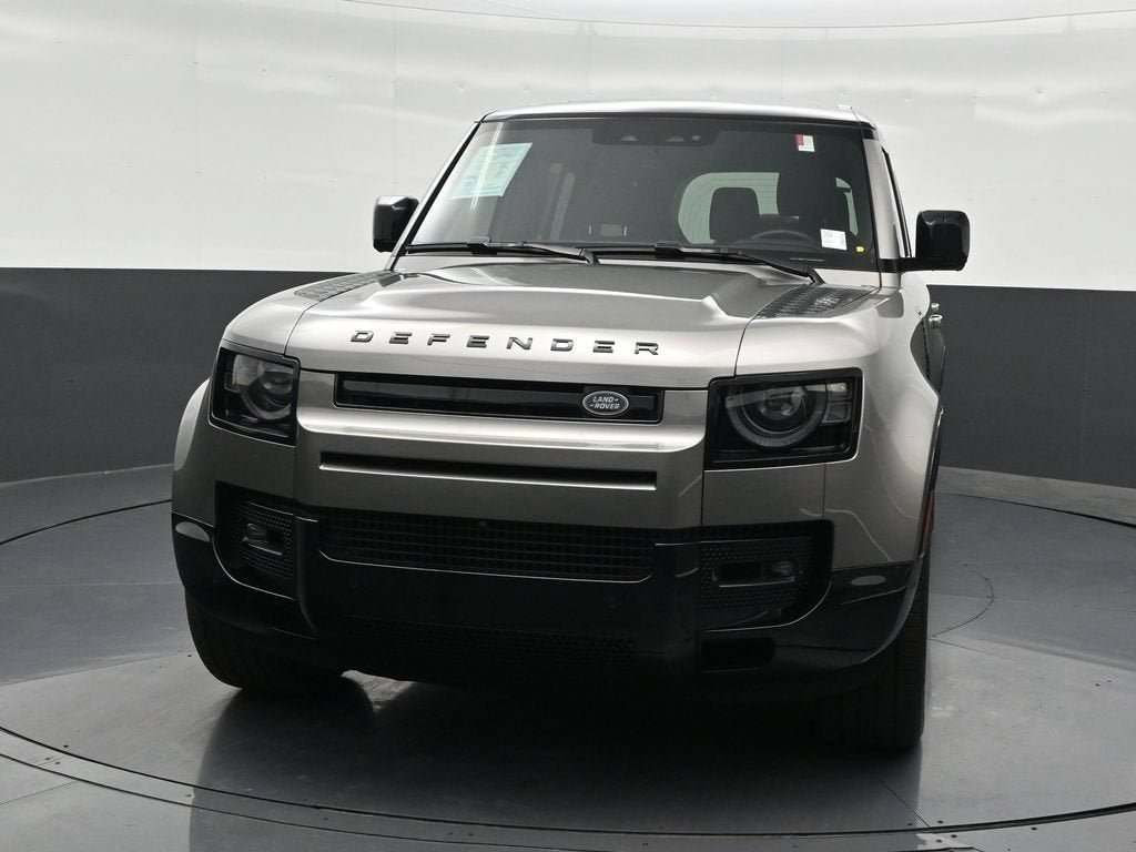 2024 Land Rover Defender 130 P400 X-Dynamic SE