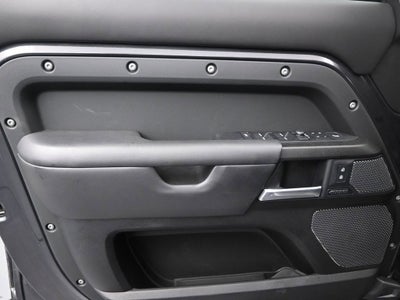 2022 Land Rover Defender V8