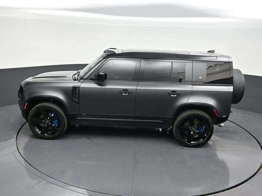 2022 Land Rover Defender V8