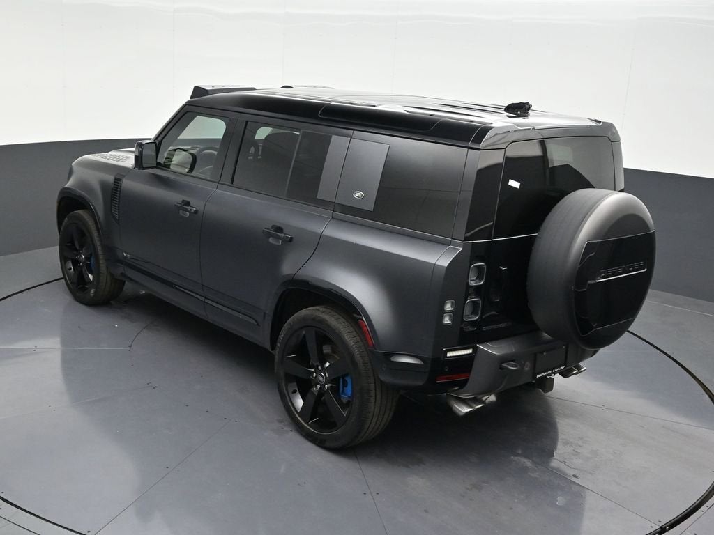 2022 Land Rover Defender V8