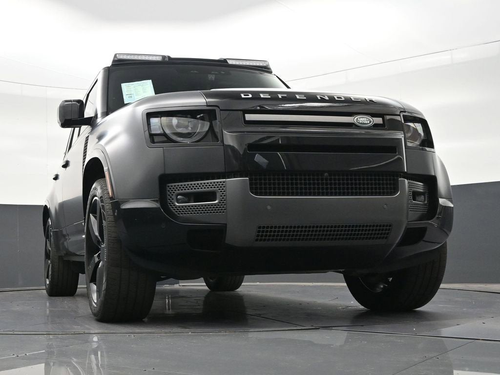 2022 Land Rover Defender V8