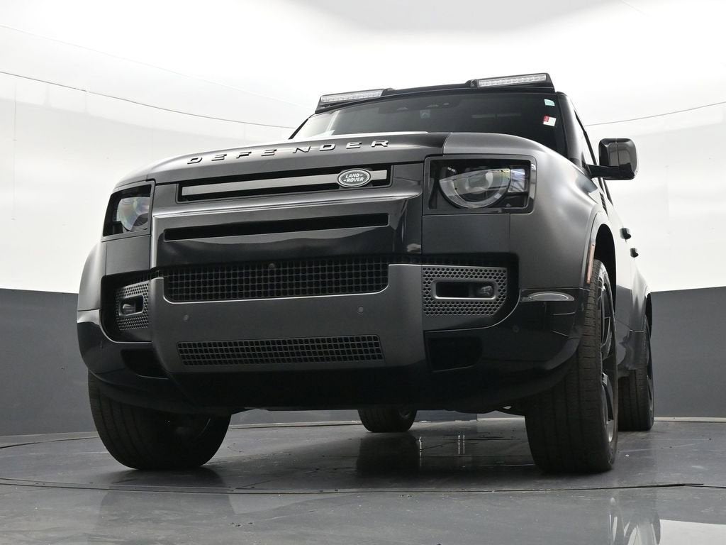 2022 Land Rover Defender V8