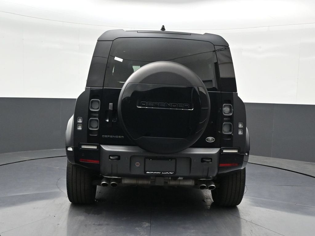 2022 Land Rover Defender V8