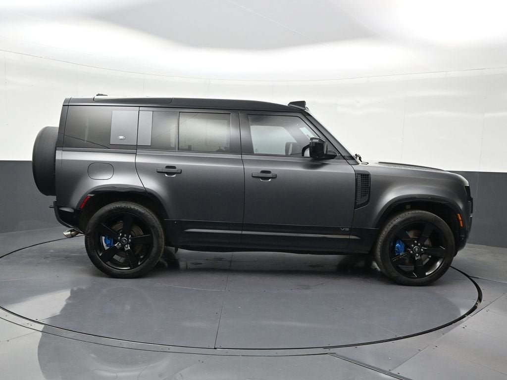 2022 Land Rover Defender V8