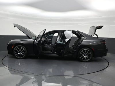 2025 BMW 740i xDrive