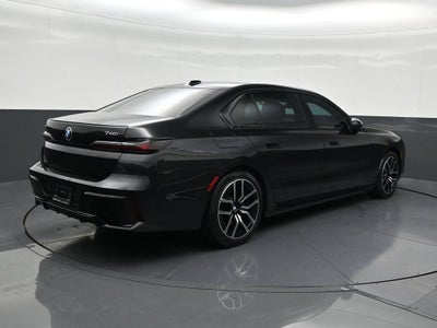 2025 BMW 740i xDrive