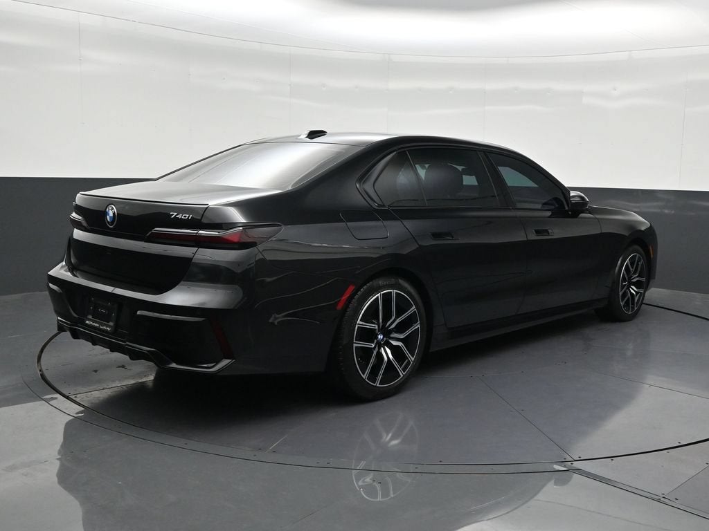 2025 BMW 740i xDrive