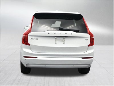 2022 Volvo XC90 Momentum