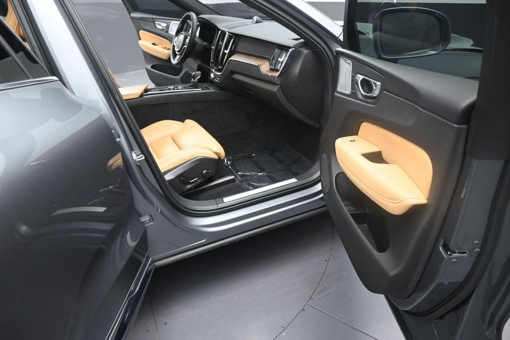 2021 Volvo XC60 T5 Inscription