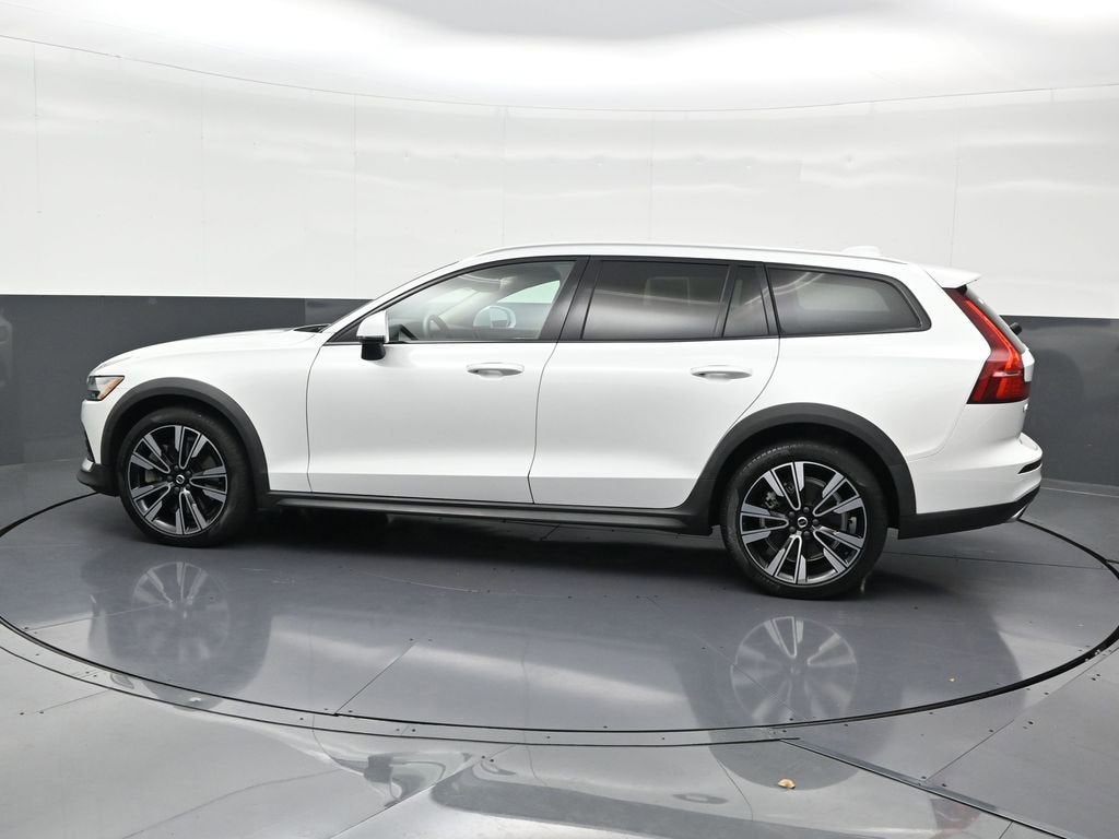 2022 Volvo V60 Cross Country 4DR AWD T5