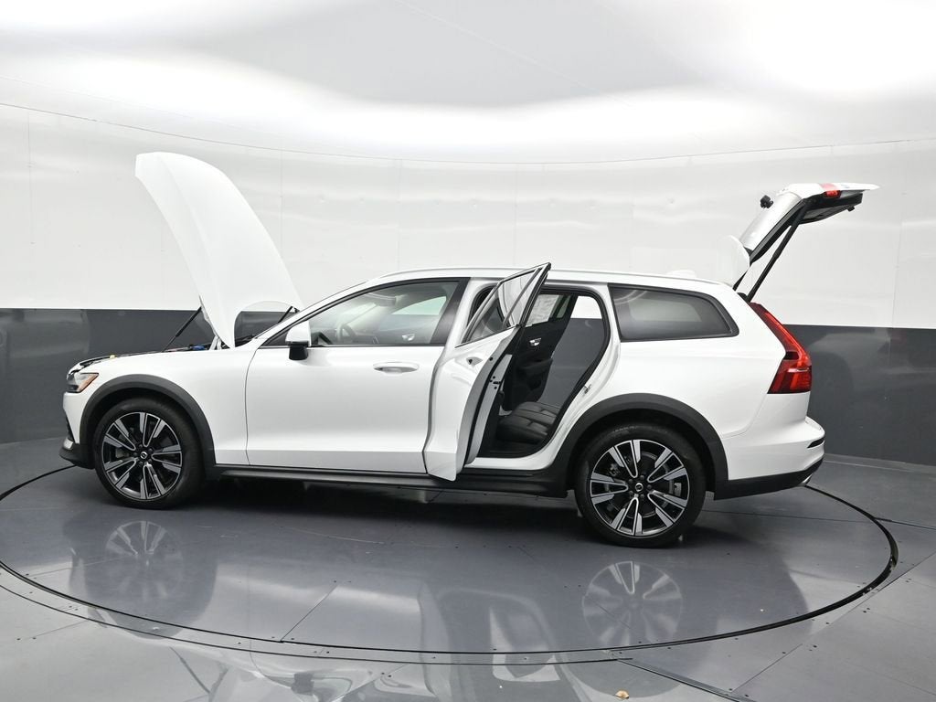 2022 Volvo V60 Cross Country 4DR AWD T5