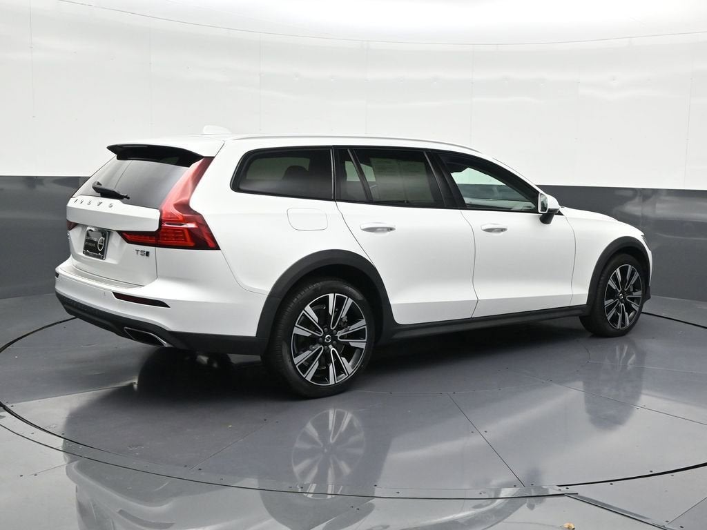 2022 Volvo V60 Cross Country 4DR AWD T5