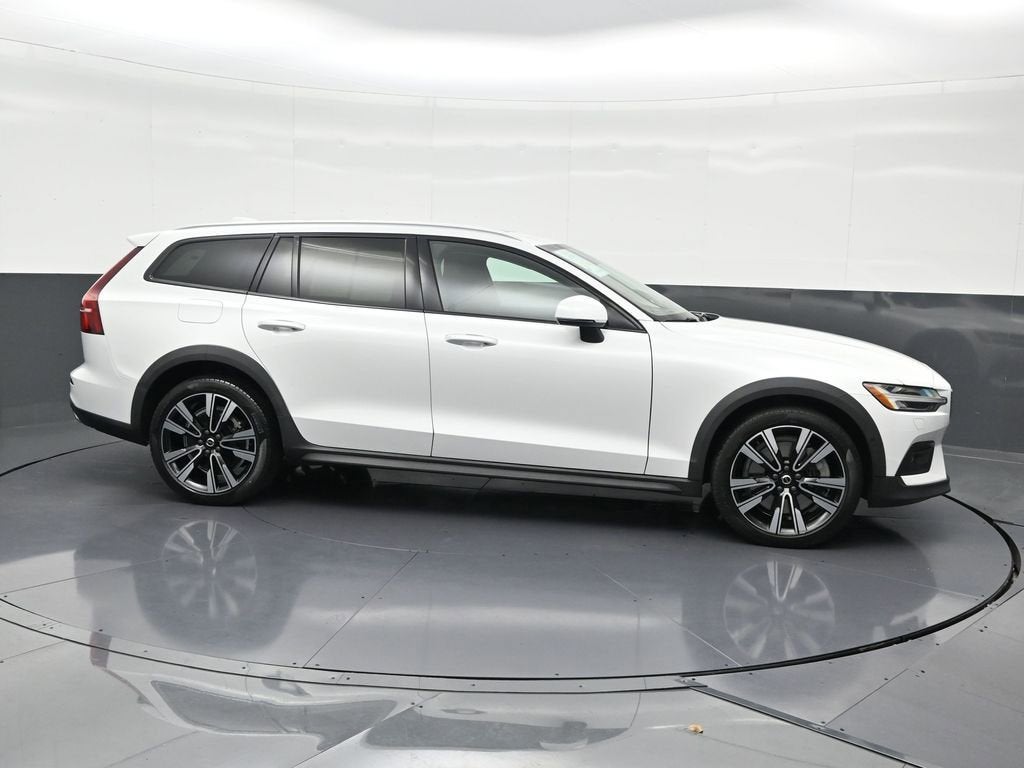 2022 Volvo V60 Cross Country 4DR AWD T5