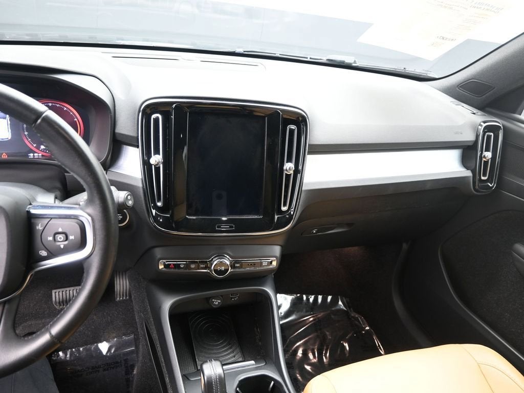 2019 Volvo XC40 Momentum