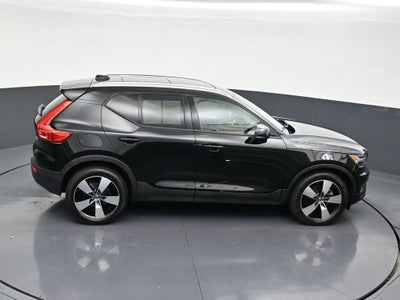 2019 Volvo XC40 Momentum
