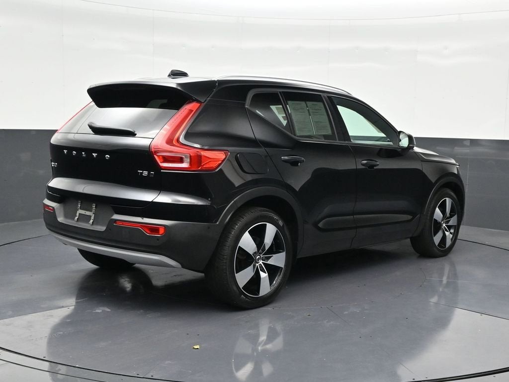2019 Volvo XC40 Momentum