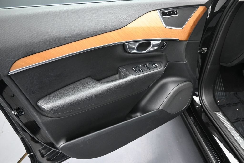 2021 Volvo XC90 T6 Momentum 6 Passenger