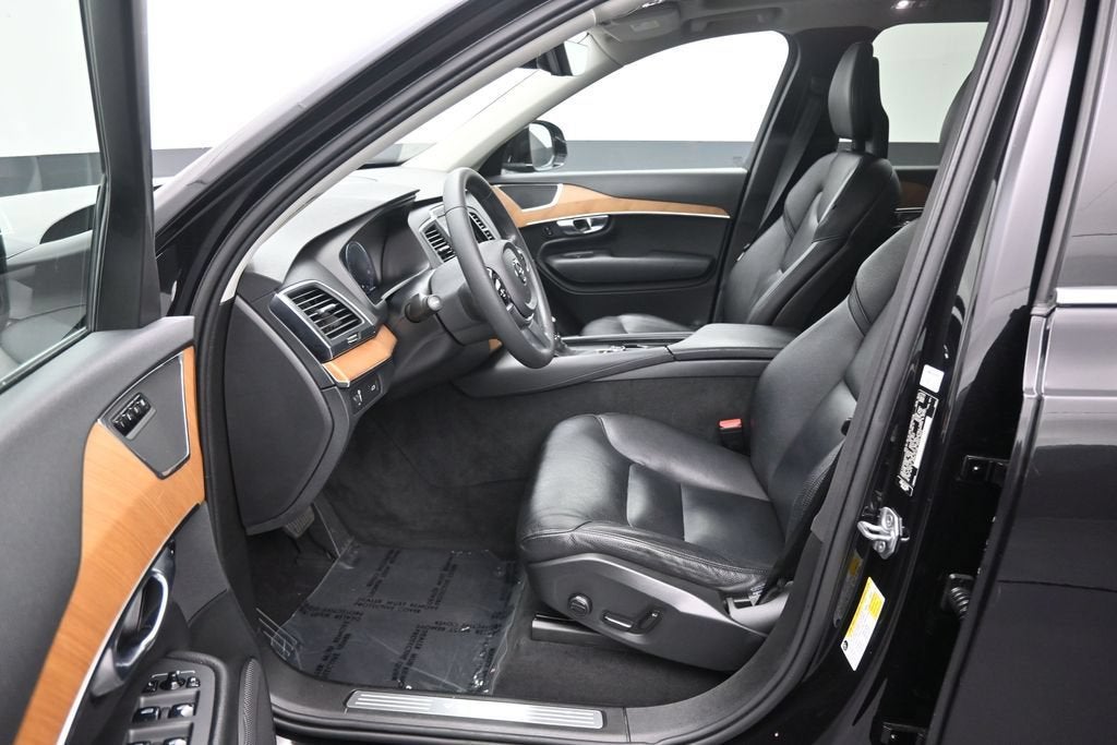 2021 Volvo XC90 T6 Momentum 6 Passenger