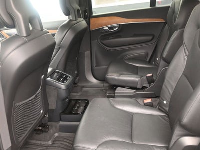 2021 Volvo XC90 Momentum