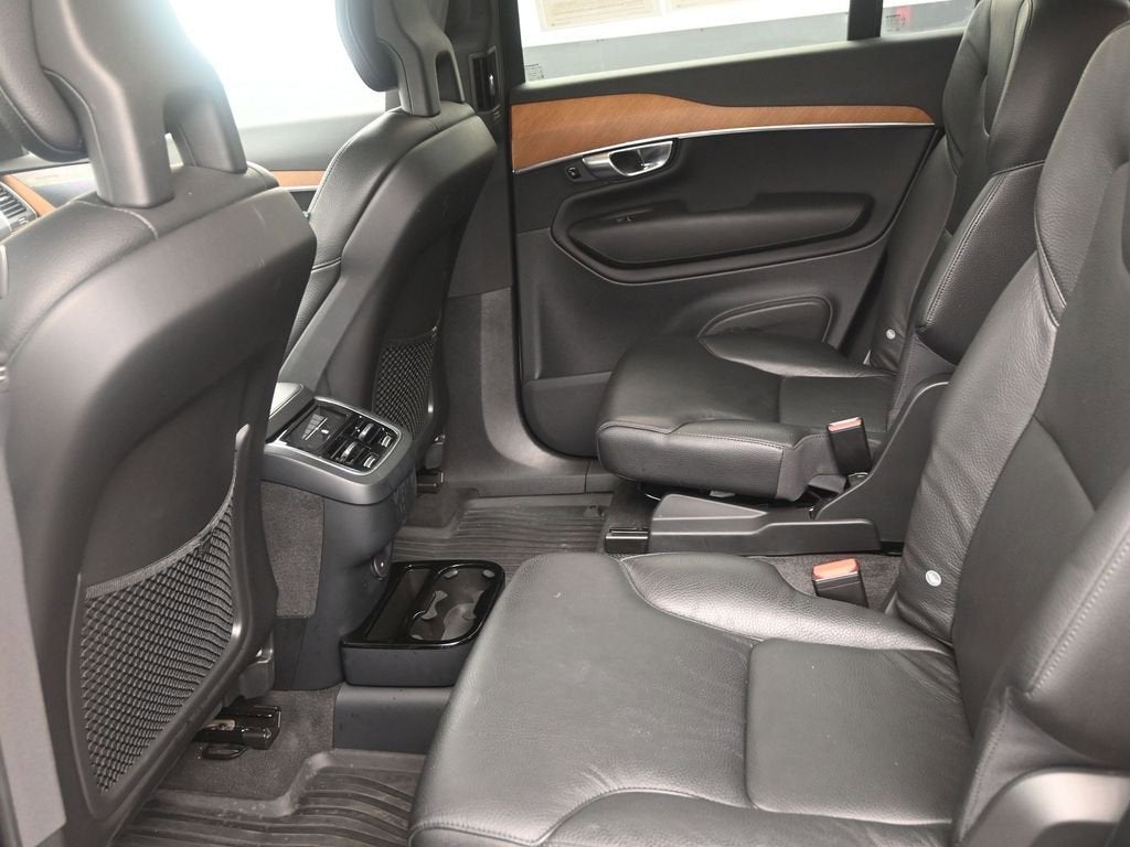 2021 Volvo XC90 Momentum