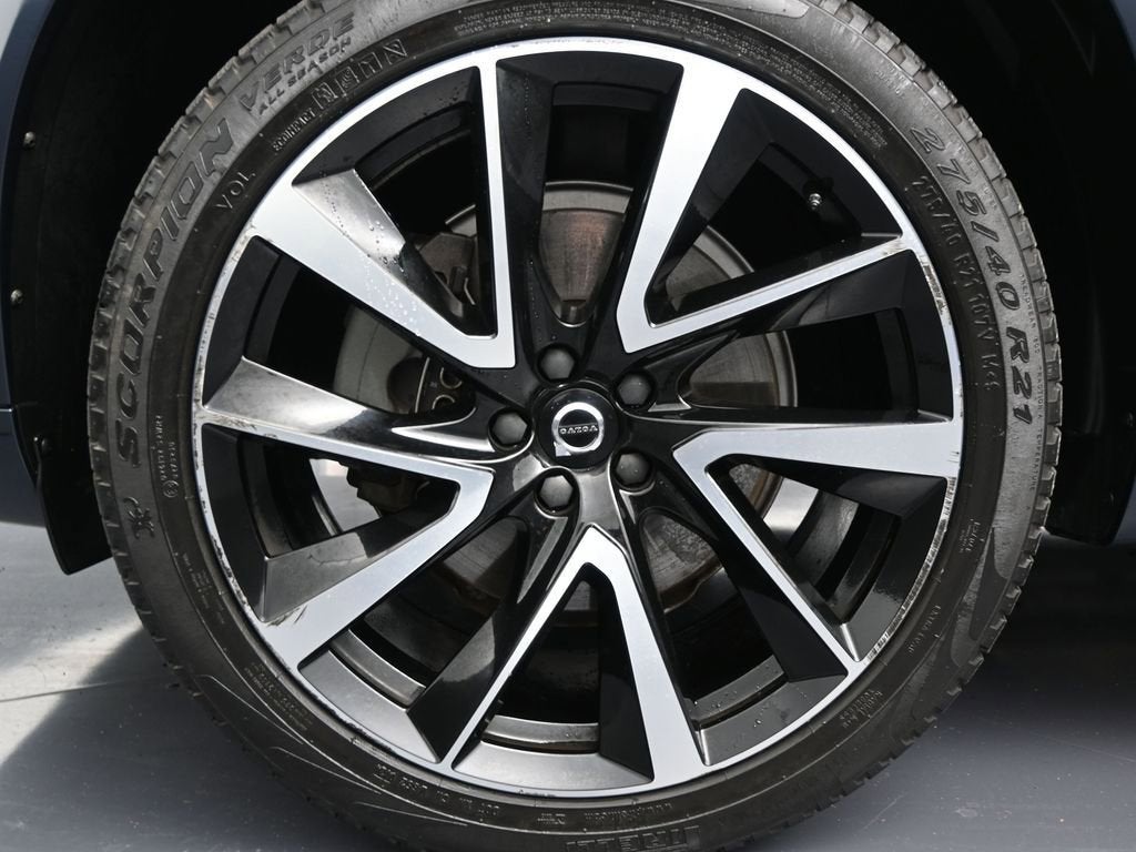 2022 Volvo XC90 Momentum